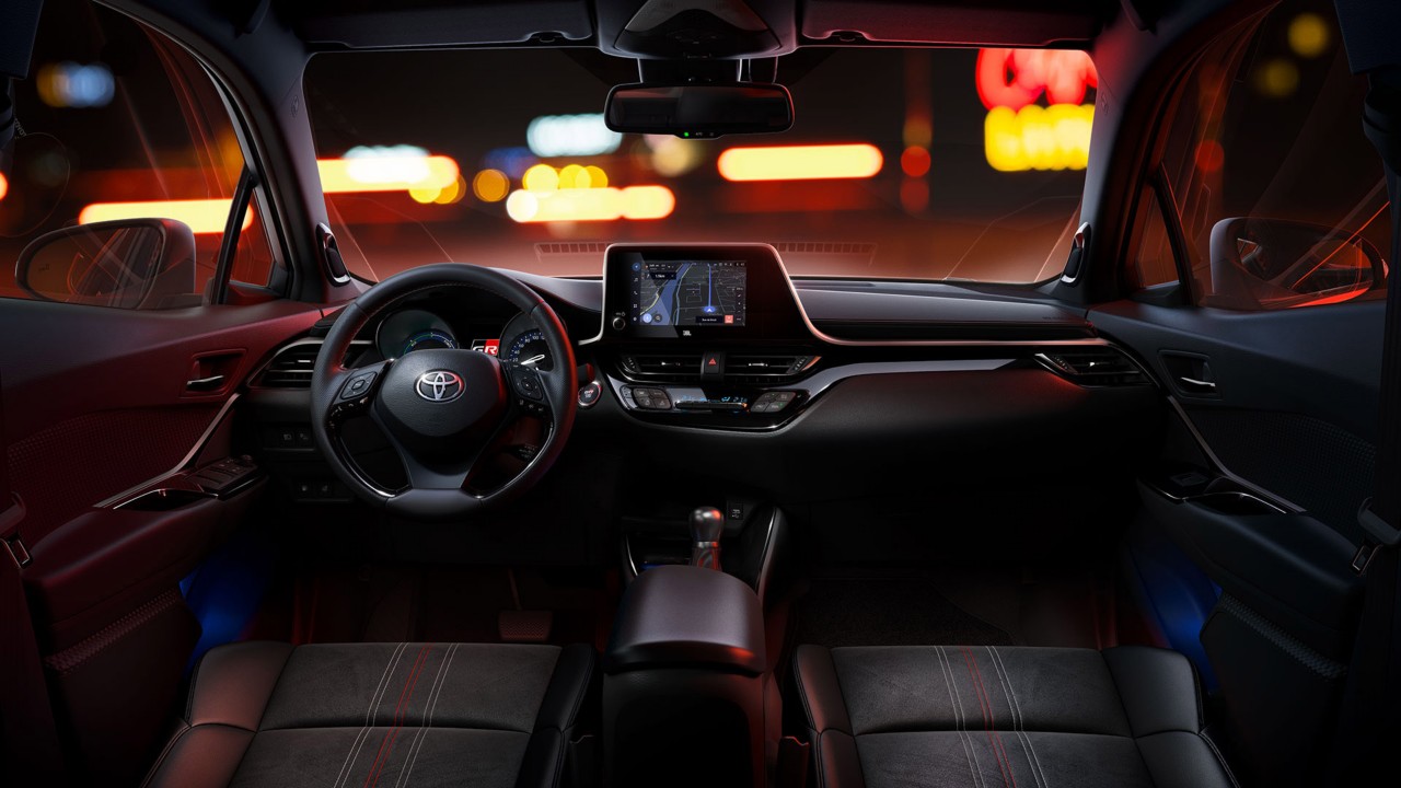 Toyota-C-HR-Hybrid-Business-Plus-interior
