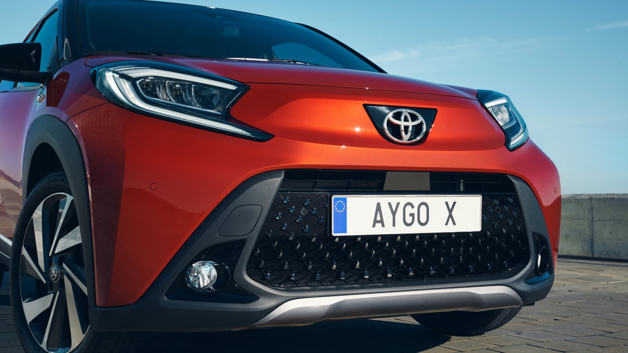 Toyota-aygo-x-exterieur-rood-voorkant