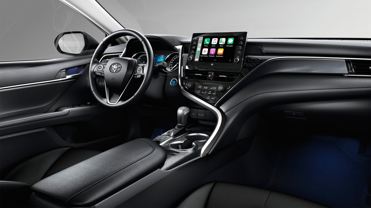 Toyota Camry interieur voorstoel bestuurder middenconsole multimedia navigatie stuur