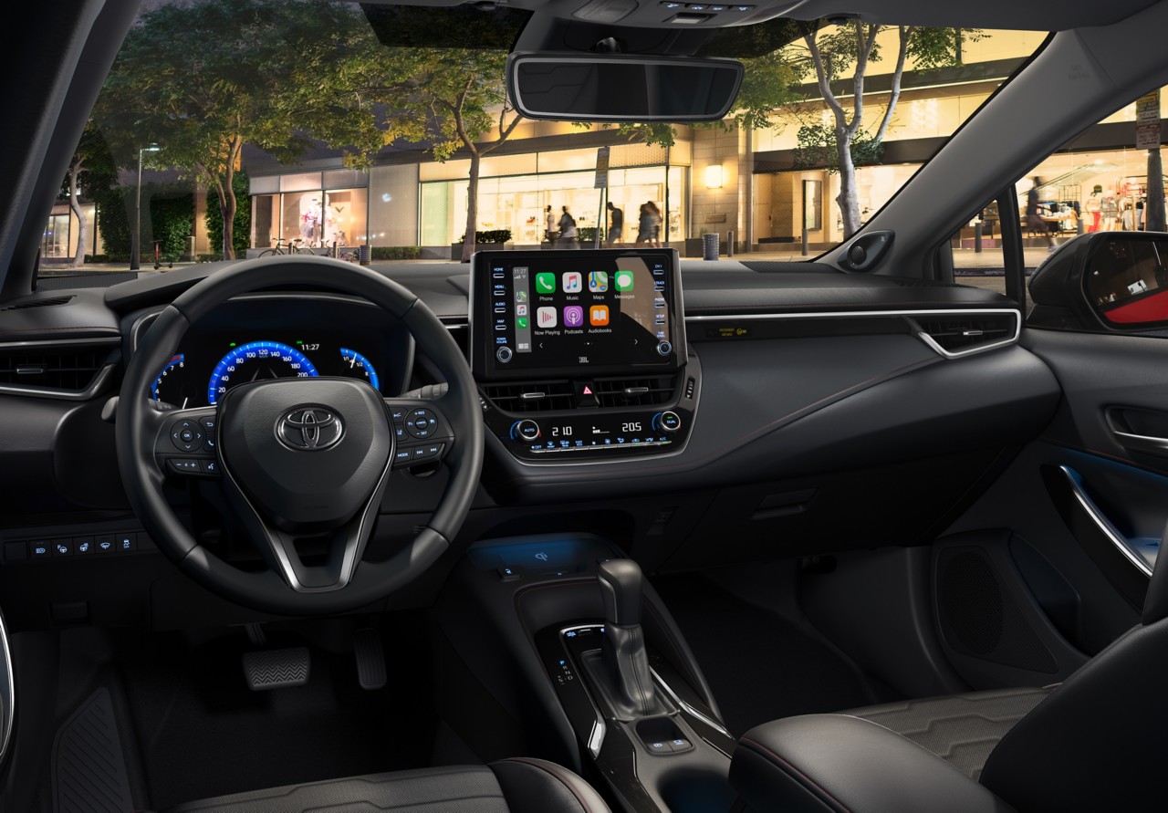 Toyota Corolla Hatchback interieur dashboard multimedia