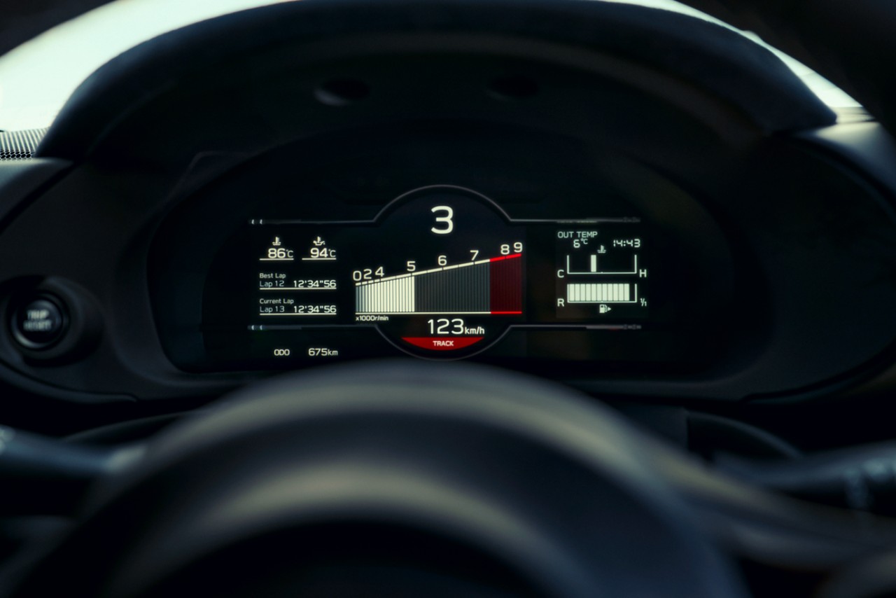toyota-gr86-interieur-dashboard-meters