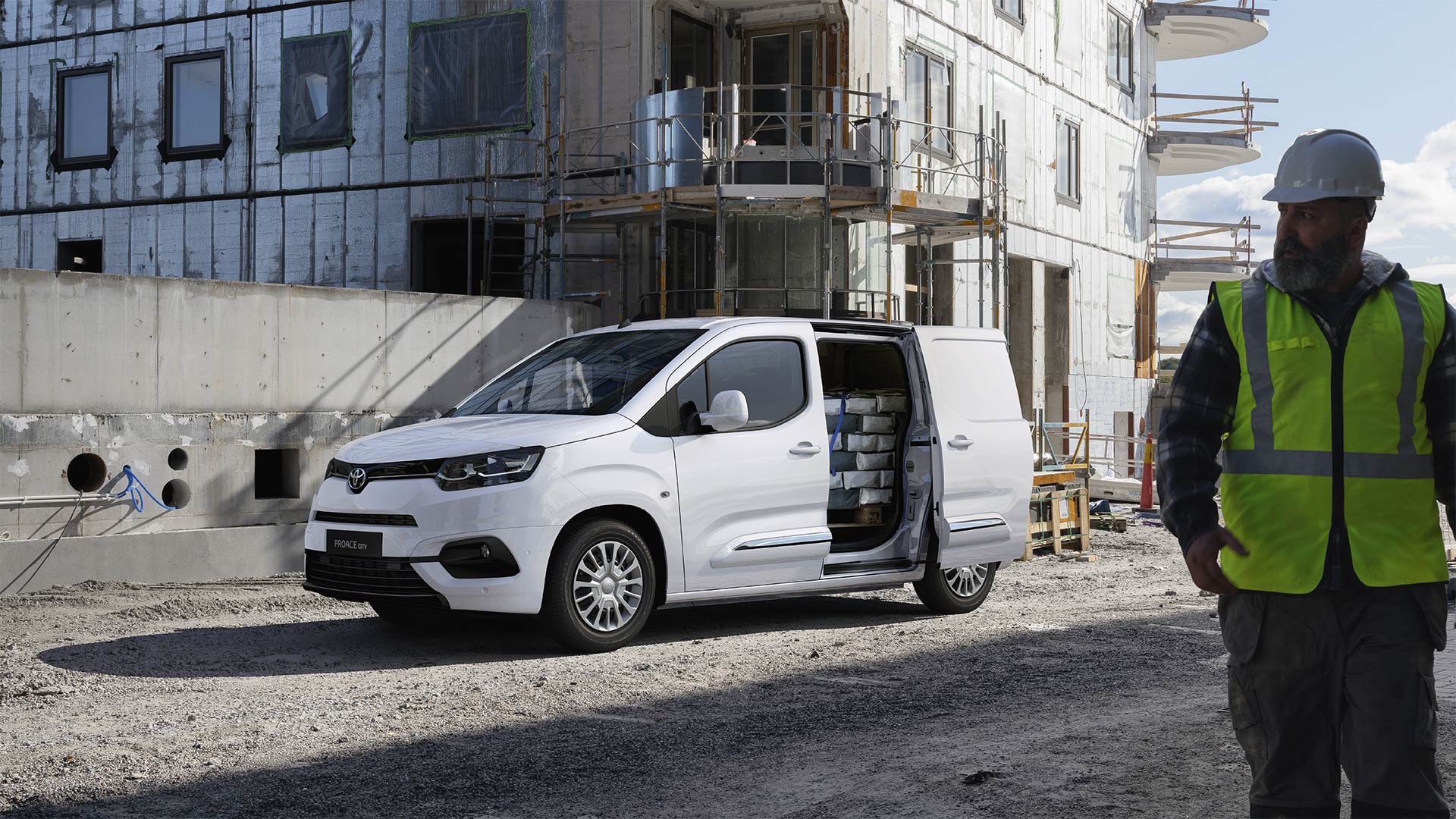 Toyota-proace-city-voorkant-wit
