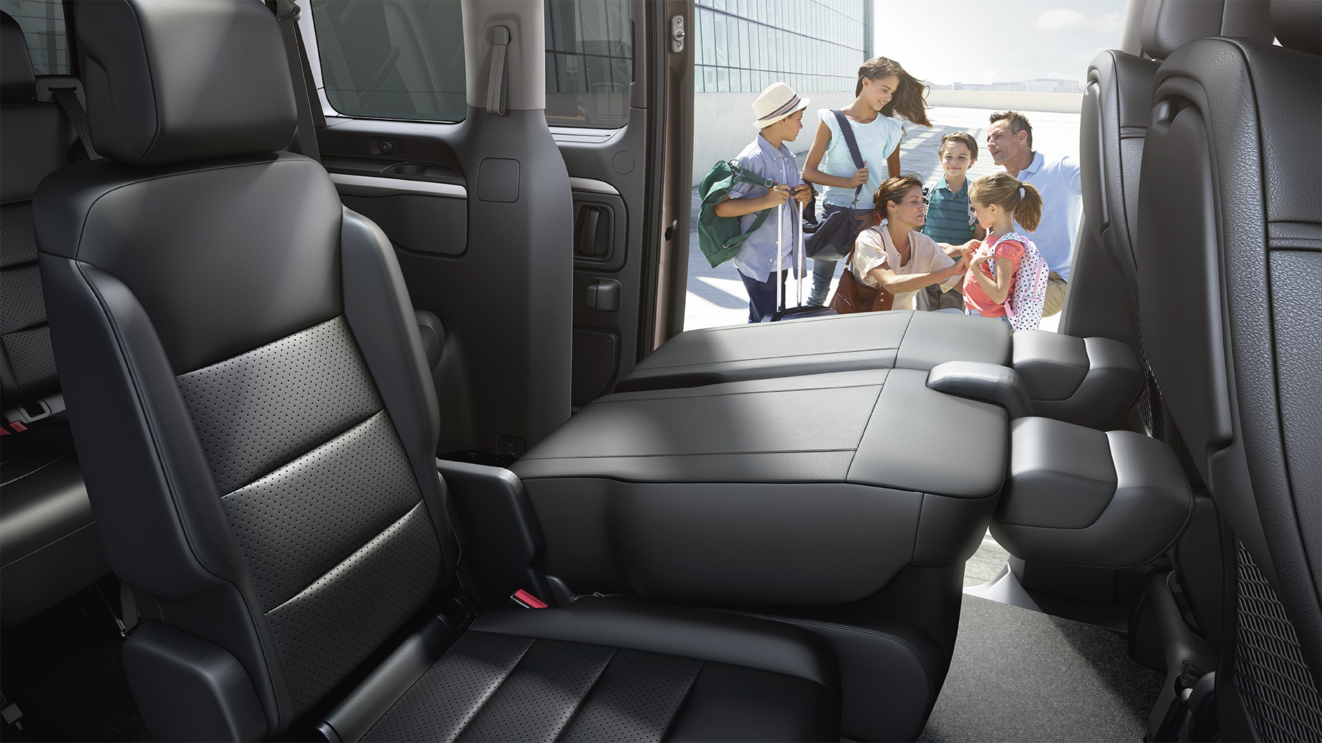 Toyota-proace-verso-interieur-stoelen-familie
