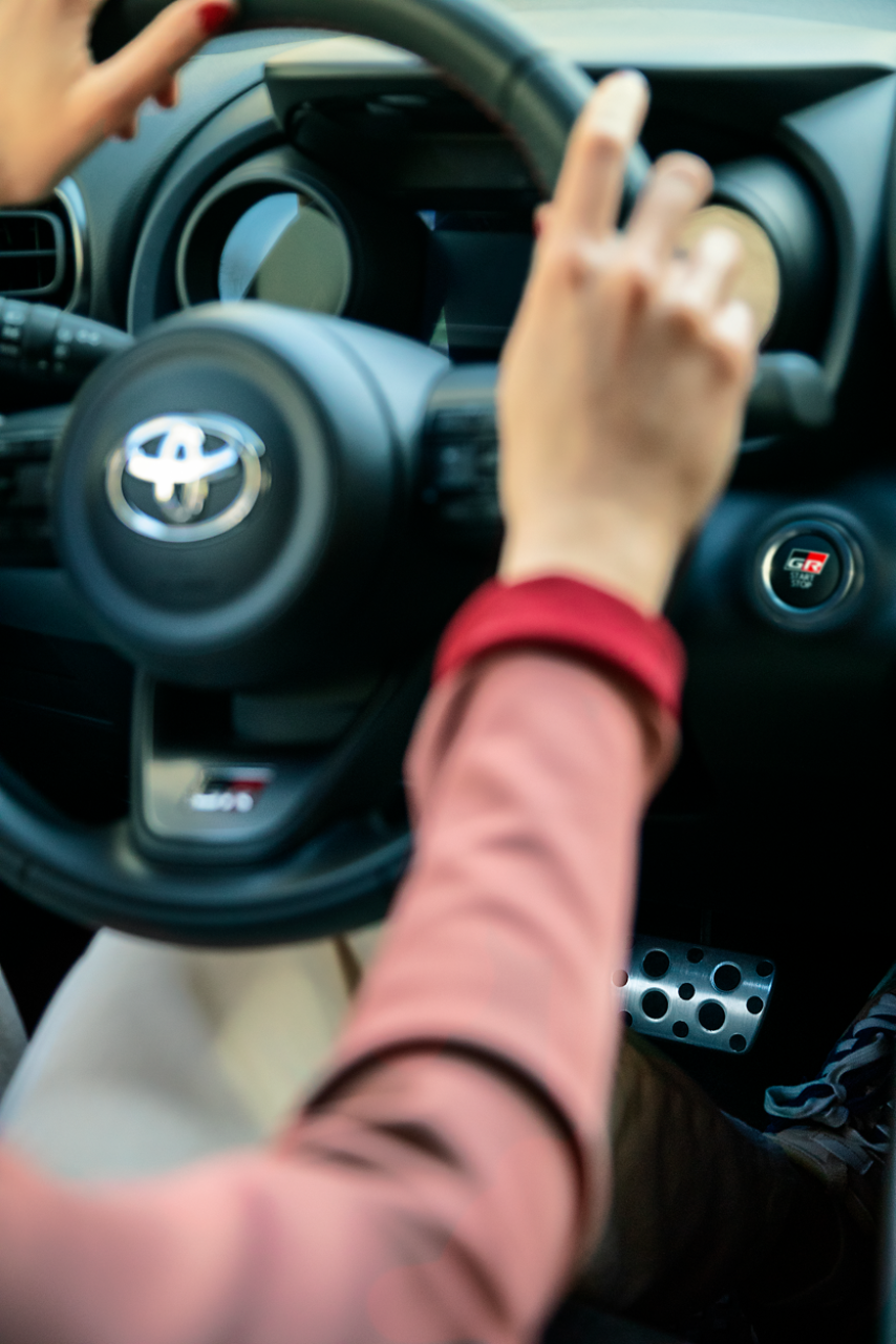 Toyota Yaris GR Sport interieur stuur startknop