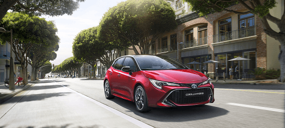 Toyota Corolla Hatchback, hybride, exterieur, rechtsvoor, rood