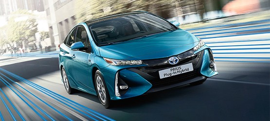 Toyota Prius plug in, exterieur, rechtsvoor, blauw