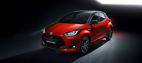 Toyota Yaris Hybrid, exterieur, linksvoor, rood