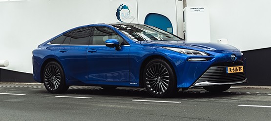 Toyota Mirai, exterieur, rechtsvoor, blauw