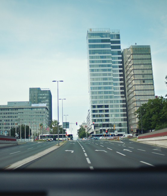 Toyota-rijden-voorruitperspectief-sfeerbeeld