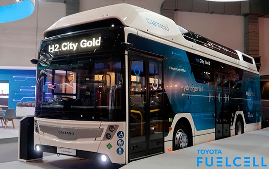 Toyota-Caetanobus-exterieur-linksvoor