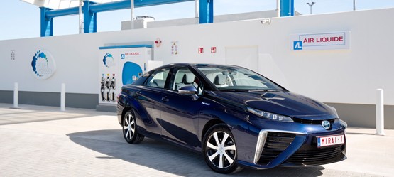 Toyota Mirai, exterieur, rechtsvoor, waterstof tankstations