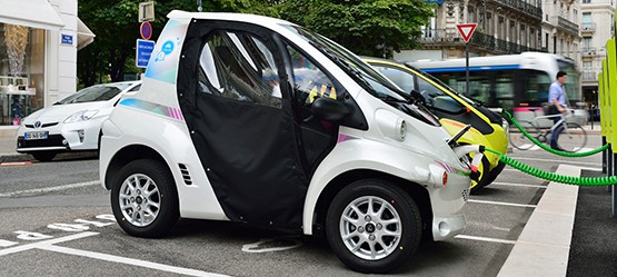 Toyota COMS, exterieur, zijkant, wit, opladen