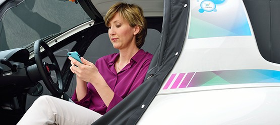 Toyota COMS, interieur, vrouw