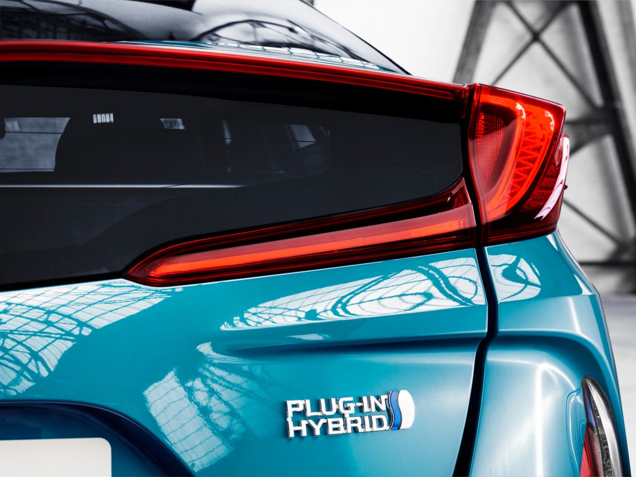 Toyota Plug in Hybrid, exterieur, achterkant, blauw