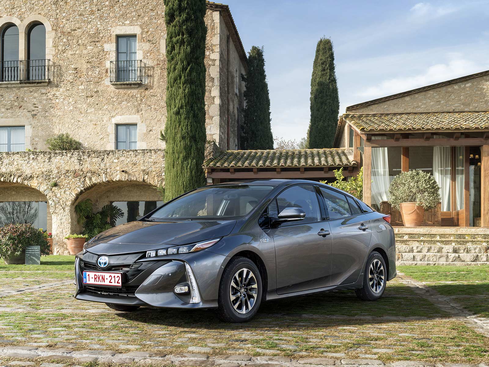 Toyota Plug in Hybrid, exterieur, linksvoor, grijs