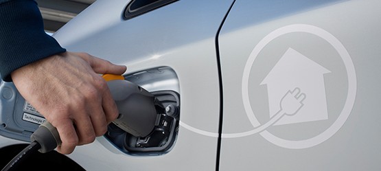 Toyota, plug in hybrid, laden