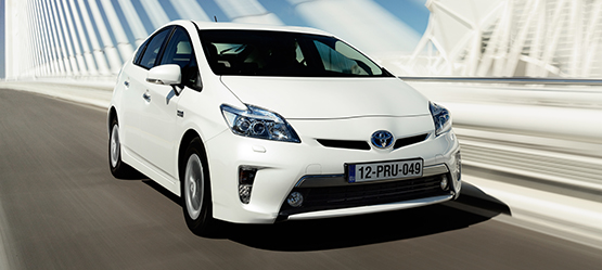 Toyota Prius Plug in Hybrid, exterieur, voorkant, wit