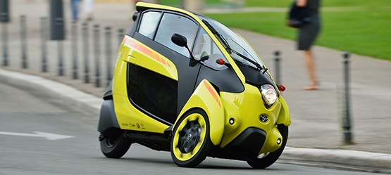 Toyota i-ROAD, exterieur, rechtsvoor, geel
