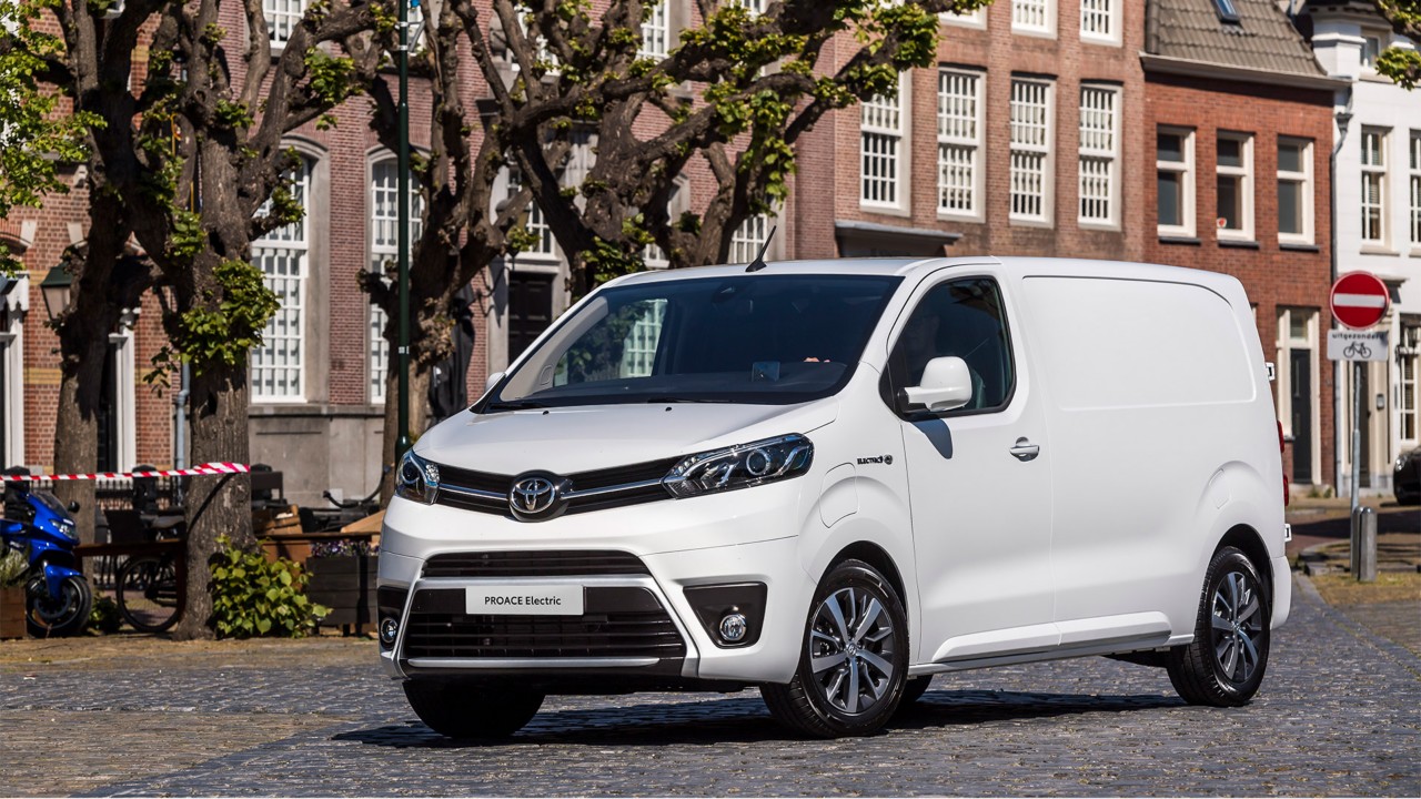 Toyota_PROACE_Electric_schuin-voor_wit_hero