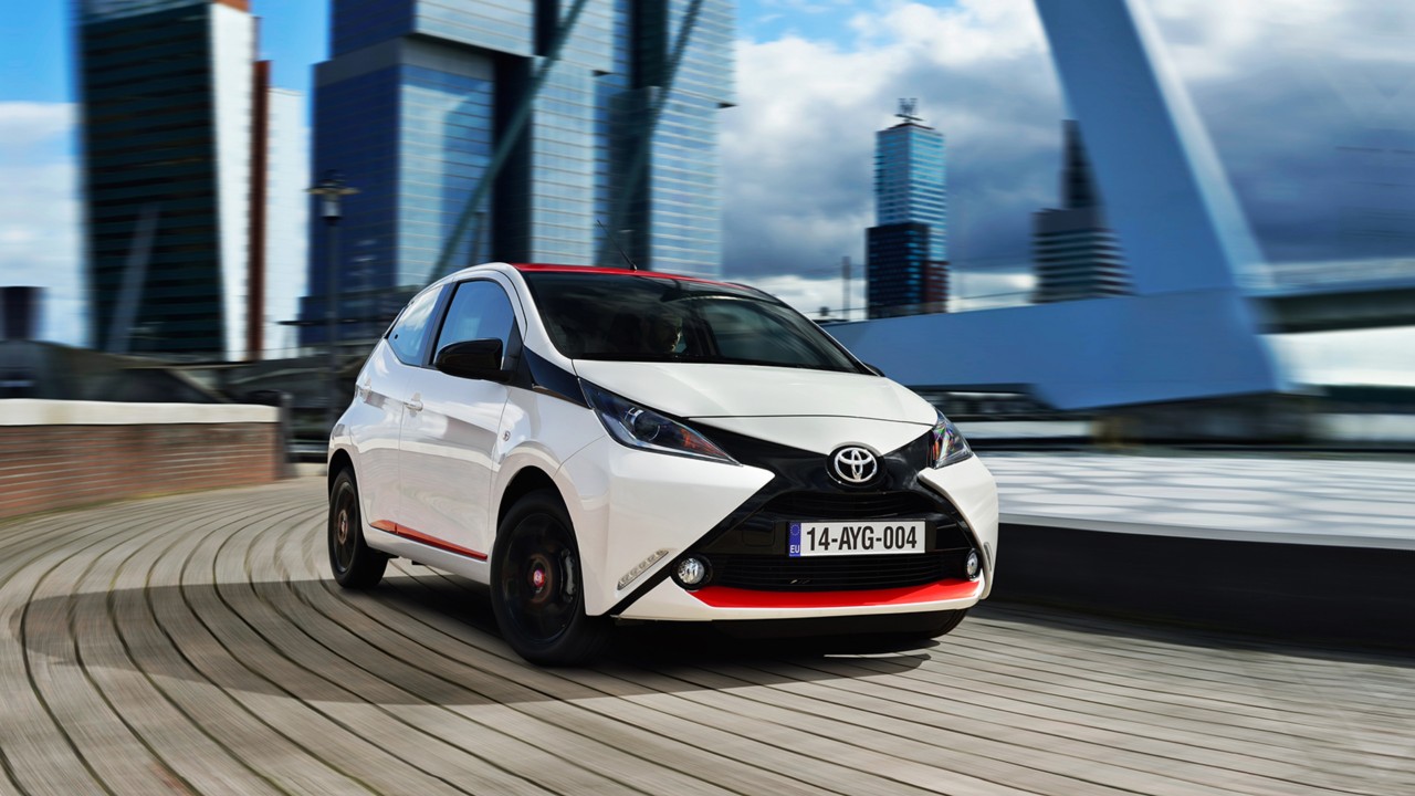 Toyota, exterieur, aygo, wit, zijaanzicht, rijdend