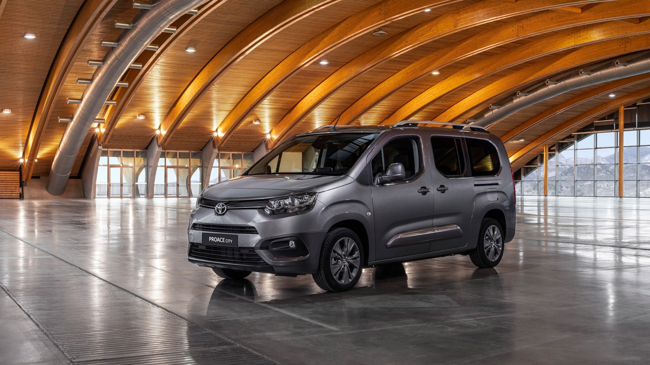 Toyota, PROACE CITY VERSO, exterieur, driekwart, voorkant, rechtsvoor