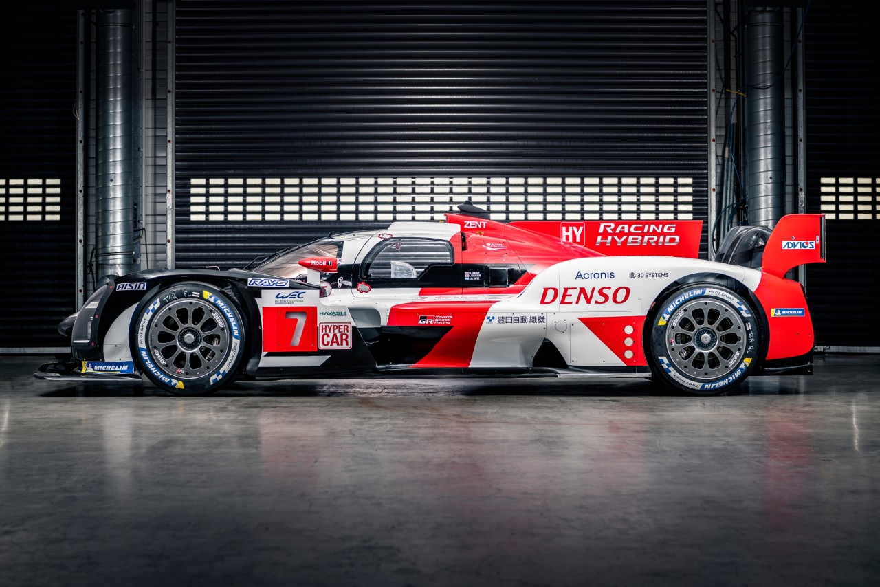 Toyota, Hypercar, GR010 HYBRID, zijkant, garage