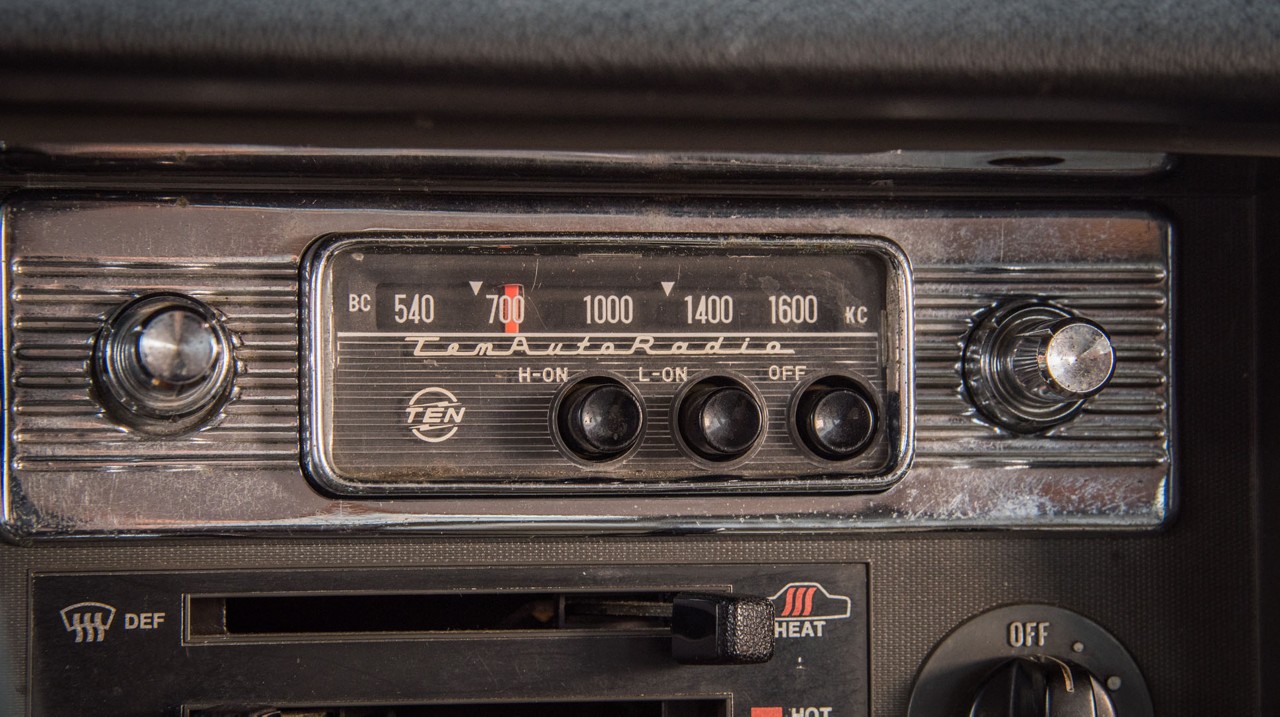 Toyota 1000, interieur, radio