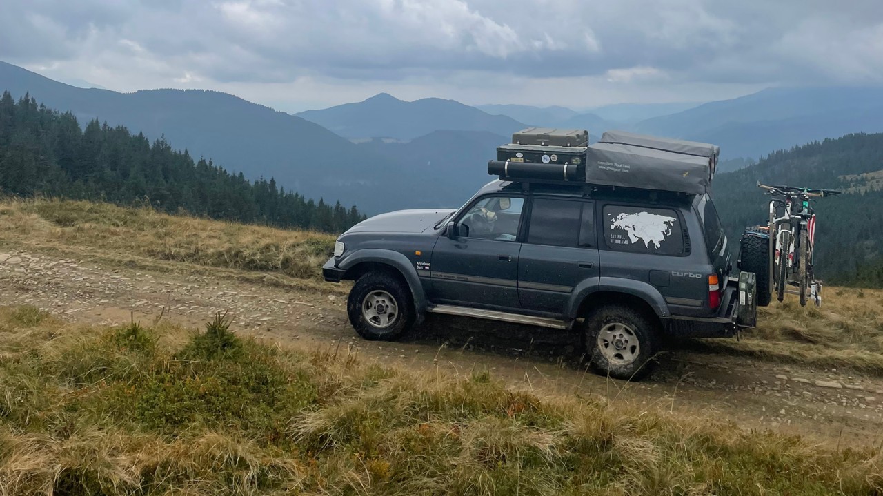 Duurzaam, reizen, met Bart, en, Annelouc, rijdend, Land Cruiser