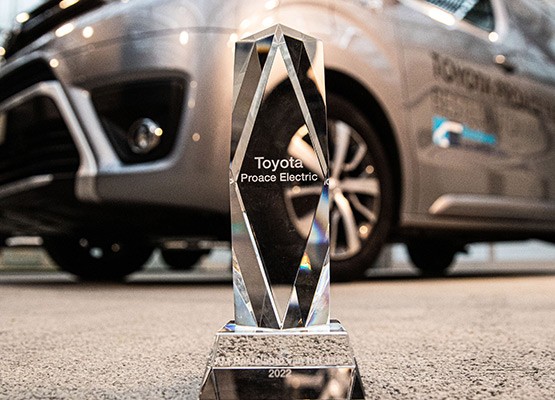 Toyota-Proace-Electric-exterieur-Bestelauto-van-het-Jaar-2022-prijs