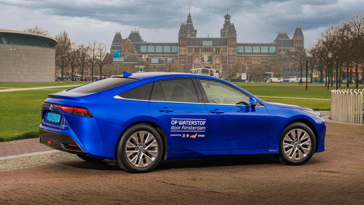 Toyota, exterieur, Mirai, Rentacab, zijkant, achterkant