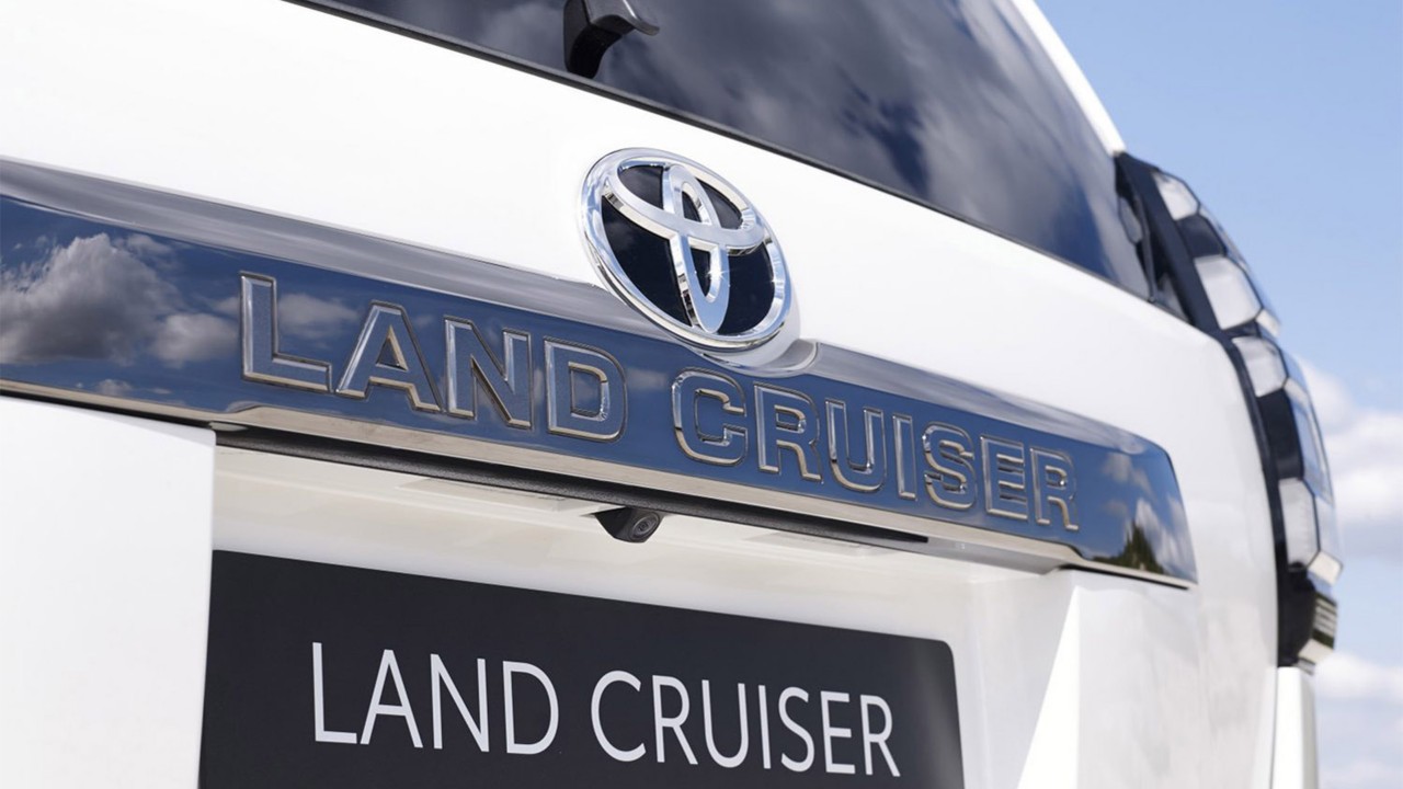 Toyota-Land-Cruiser-exterieur-logo