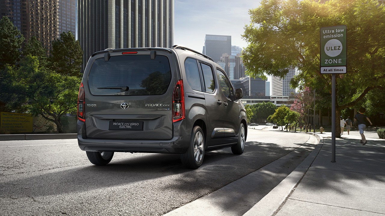 Toyota, exterieur, Proace Electric, driekwart, rechtsachter