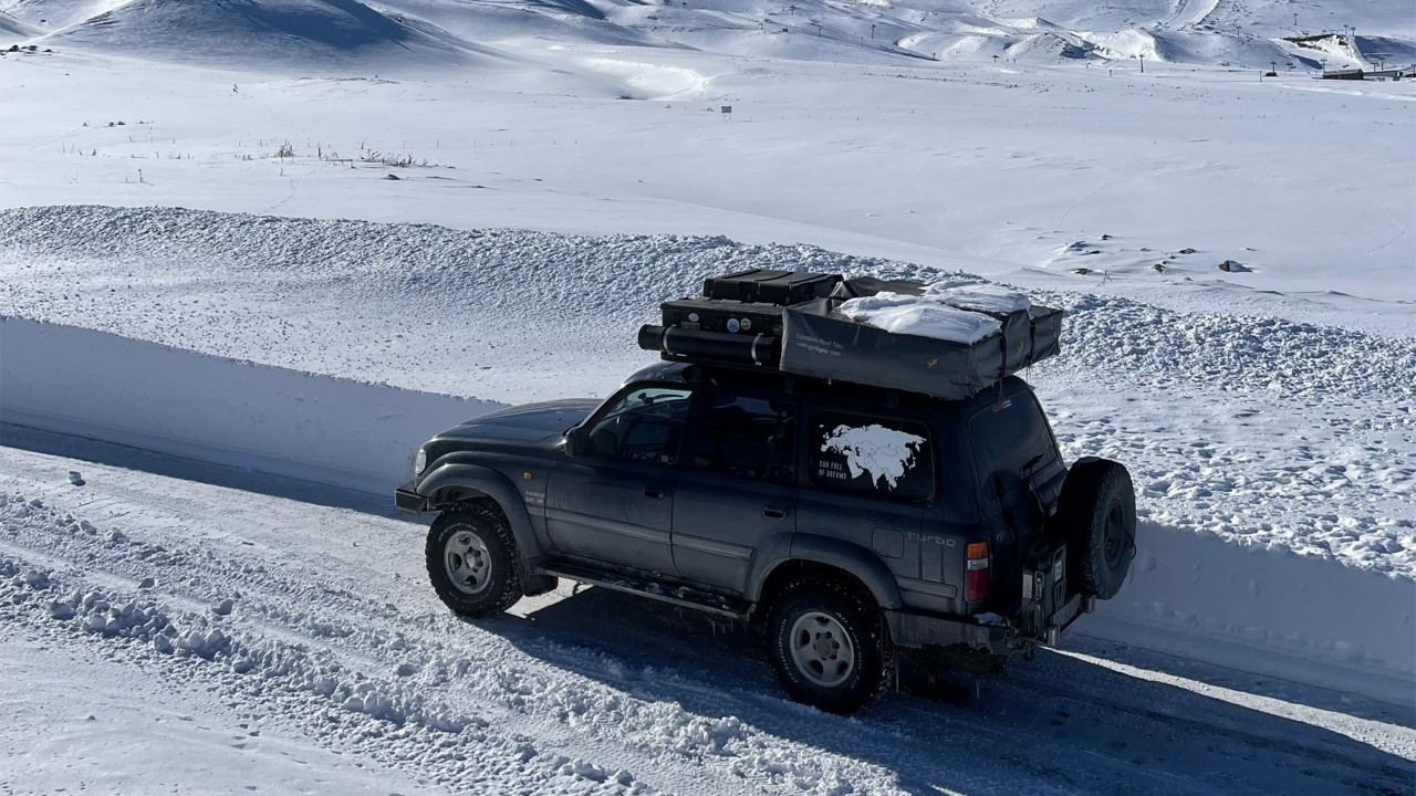 Toyota-Land-Cruiser-world-bart-en-annalouc-turkije-sneeuw