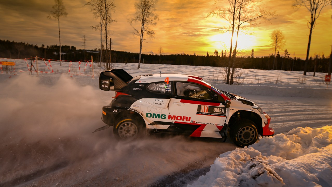 Toyota-GR-Yaris-Rally1-exterieur-zijkant