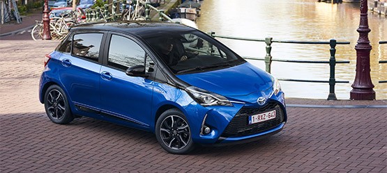 Toyota Yaris Hybrid, schuin voor, blauw, exterieur