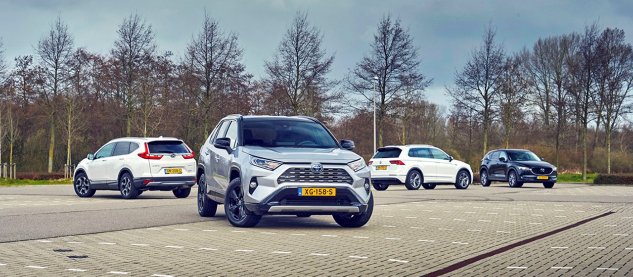 Toyota RAV4, naast drie concurrenten, Autoweek, test