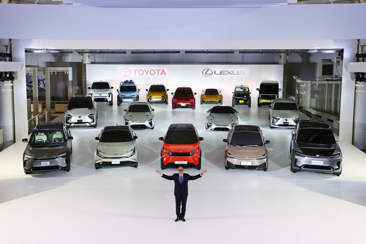 Topman Akio Toyoda, elektrische modellen, Toyota en Lexus