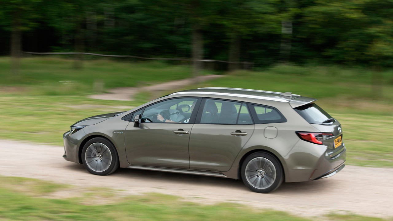 Toyota Corolla GR sport, exterieur, zijkant, rijdend