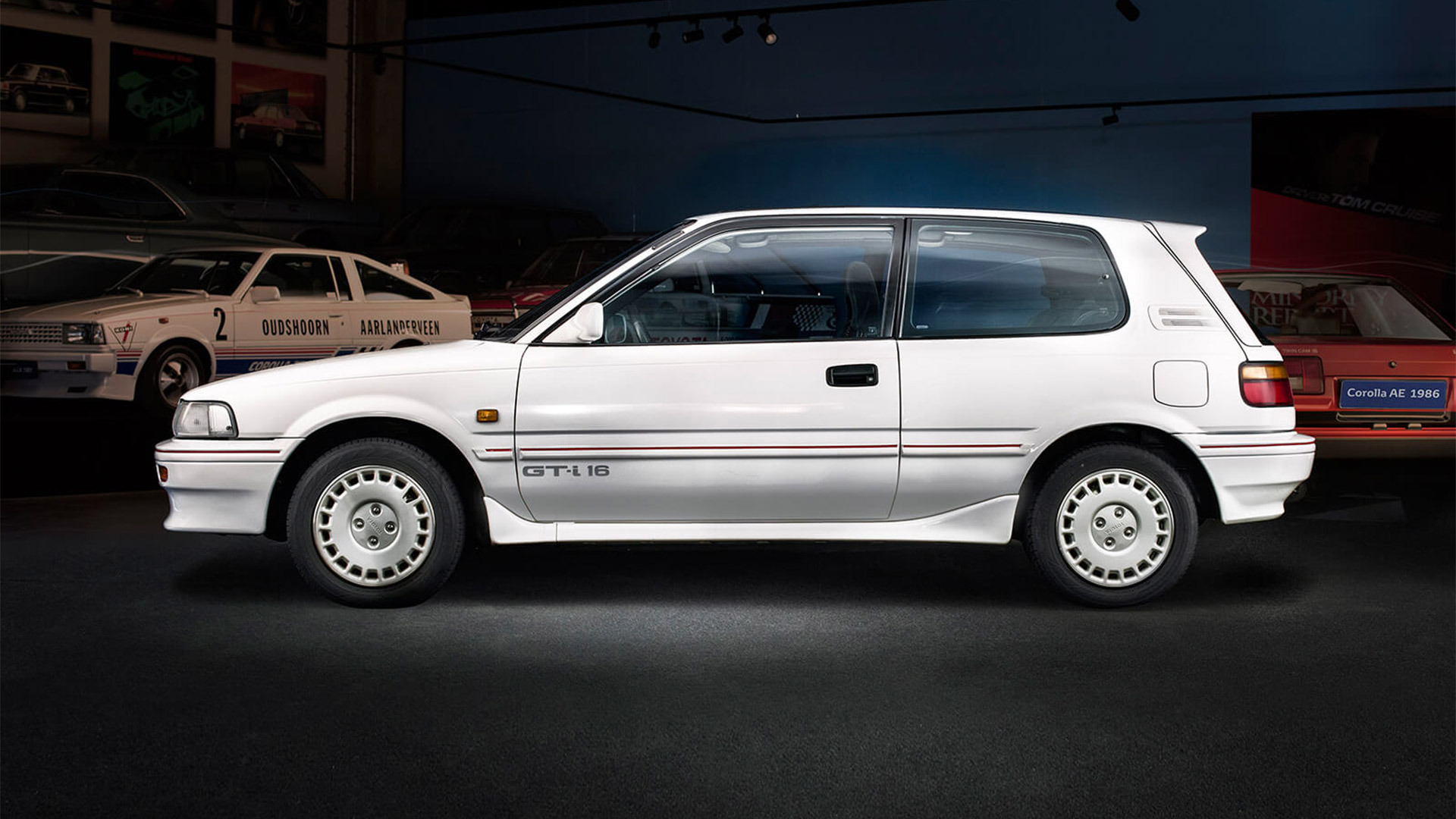 Toyota-Corolla-gti-exterieur-zijkant-wit