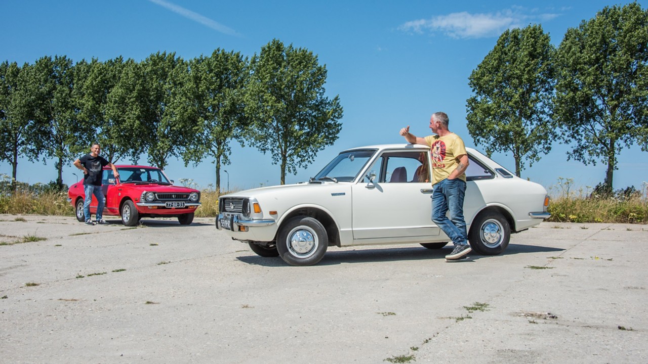 Toyota, Corolla, KE20, exterieur, zijkant, wit, driekwart voor, rood, broers, eigen auto