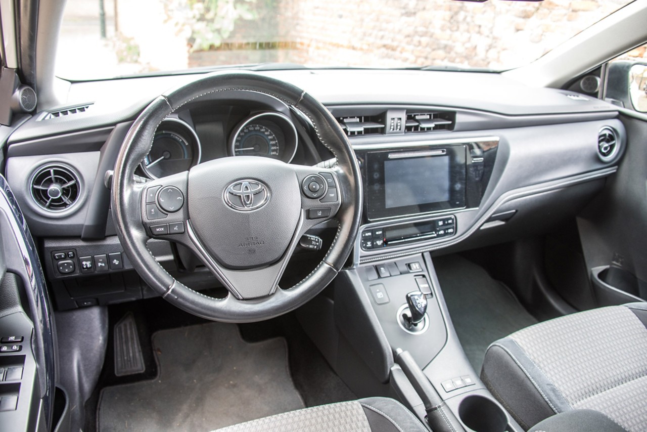 Toyota Auris, interieur, dashboard, stuur
