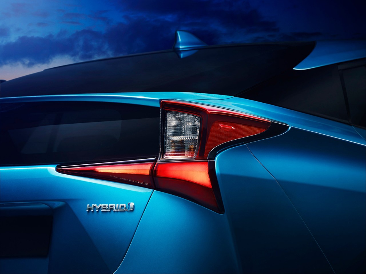 Toyota, Prius, Full, Hybrid, exterieur, driekwart, rechtsachter, close, up, achterlicht, nacht