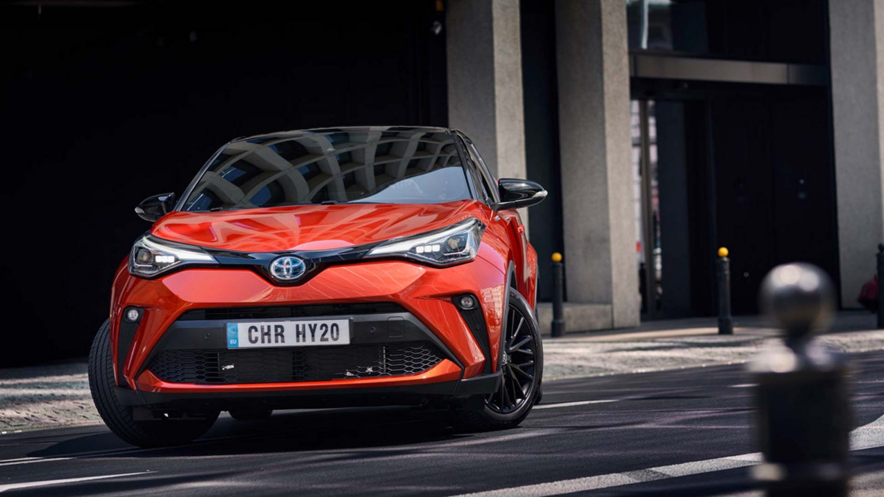 Toyota-C-HR-exterieur-voorkant-oranje