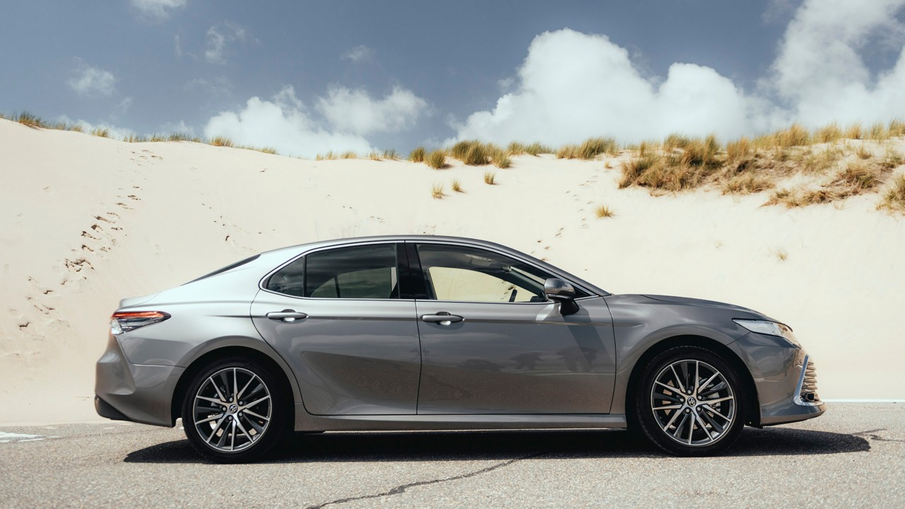 Toyota Camry, exterieur, zijkant, grijs