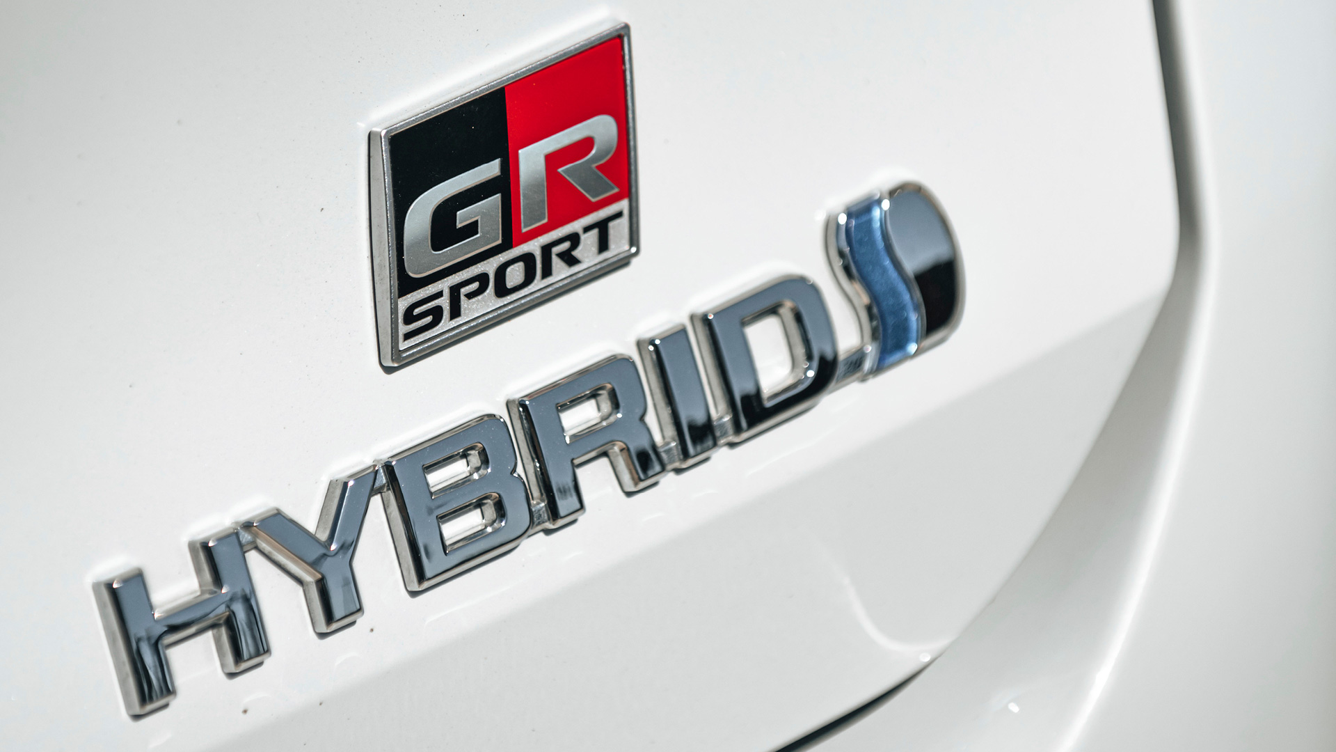 Toyota Corolla GR-Sport, exterieur, GR-sport en Hybrid, embleem