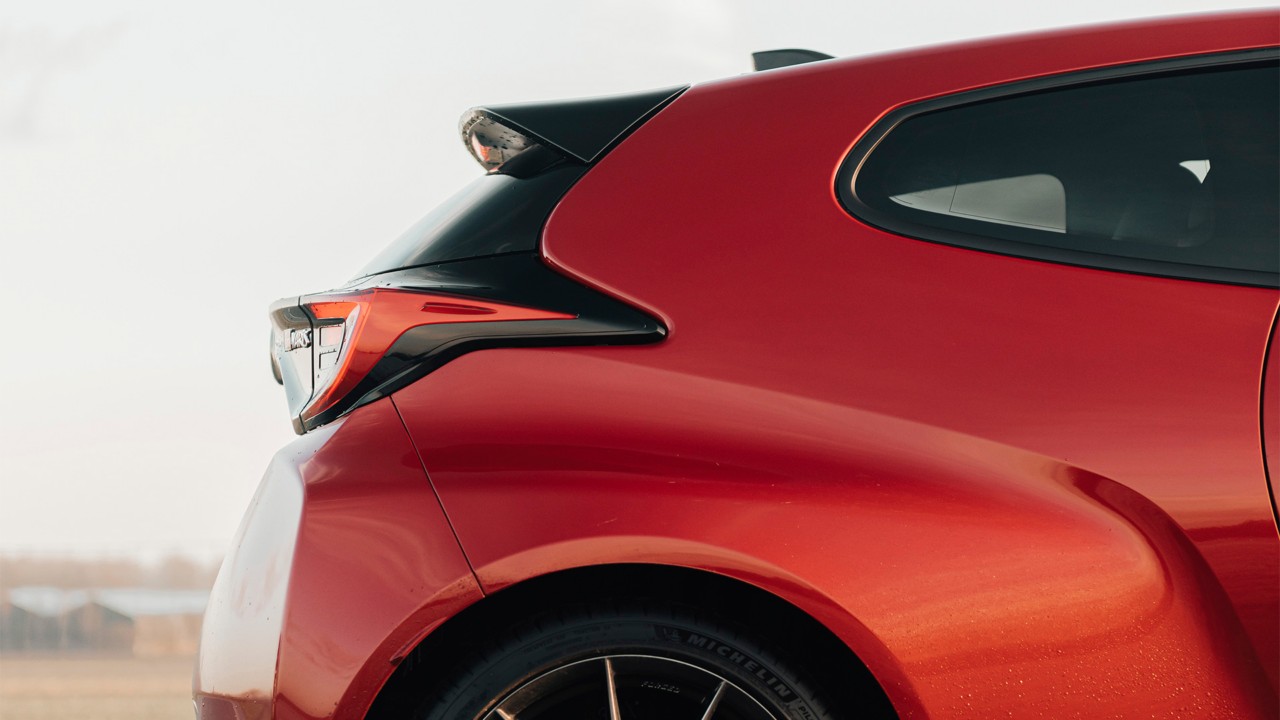 Toyota GR Yaris, exterieur, zijkant, achterlicht, rood