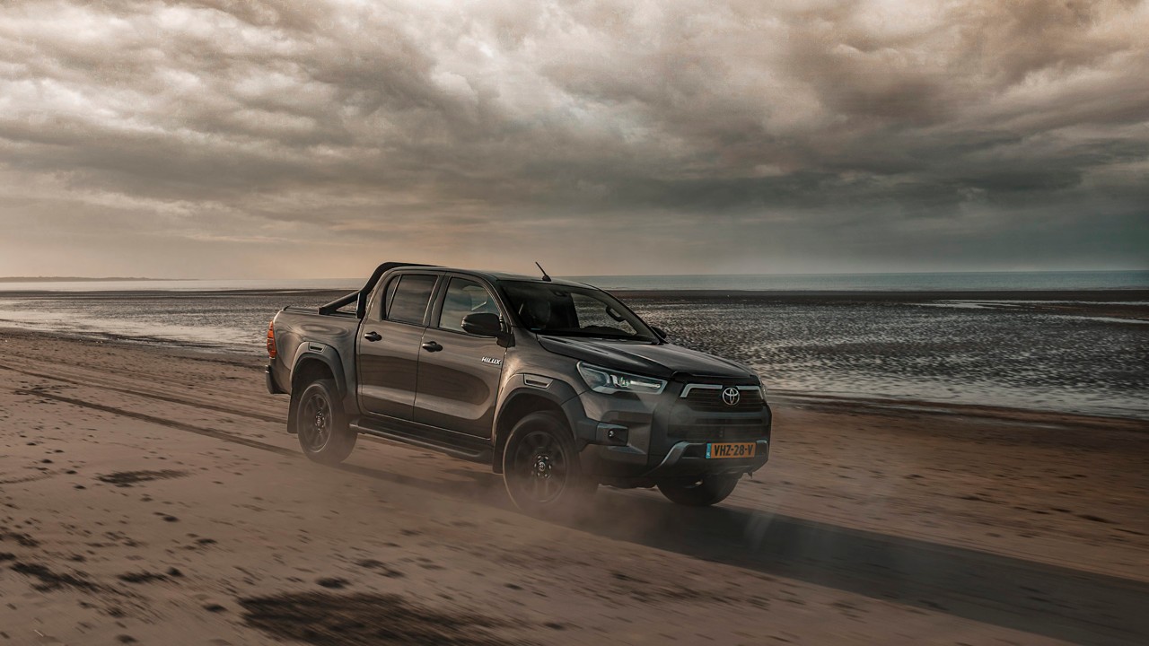 Toyota Hilux, exterieur, rechtsvoor, bruin