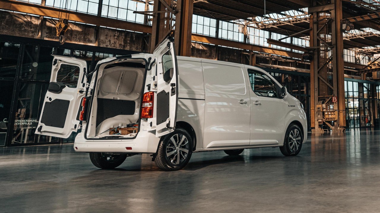 Toyota, Proace, Electric, exterieur, driekwart, rechtsachter