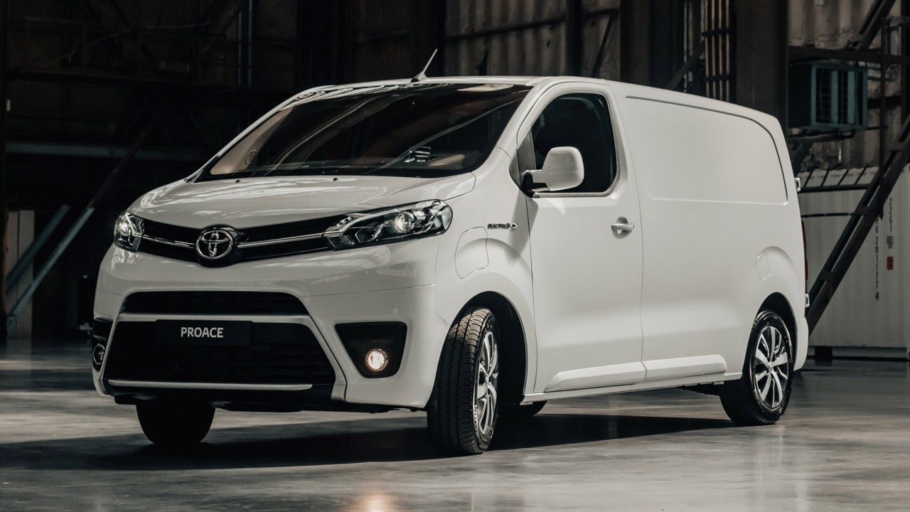 Toyota-Proace-Electric-exterieur-driekwart-rechtsvoor