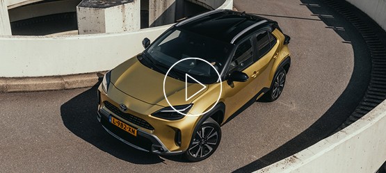 Toyota Yaris Cross, exterieur, bovenaf, goud, thuistour, video thumb